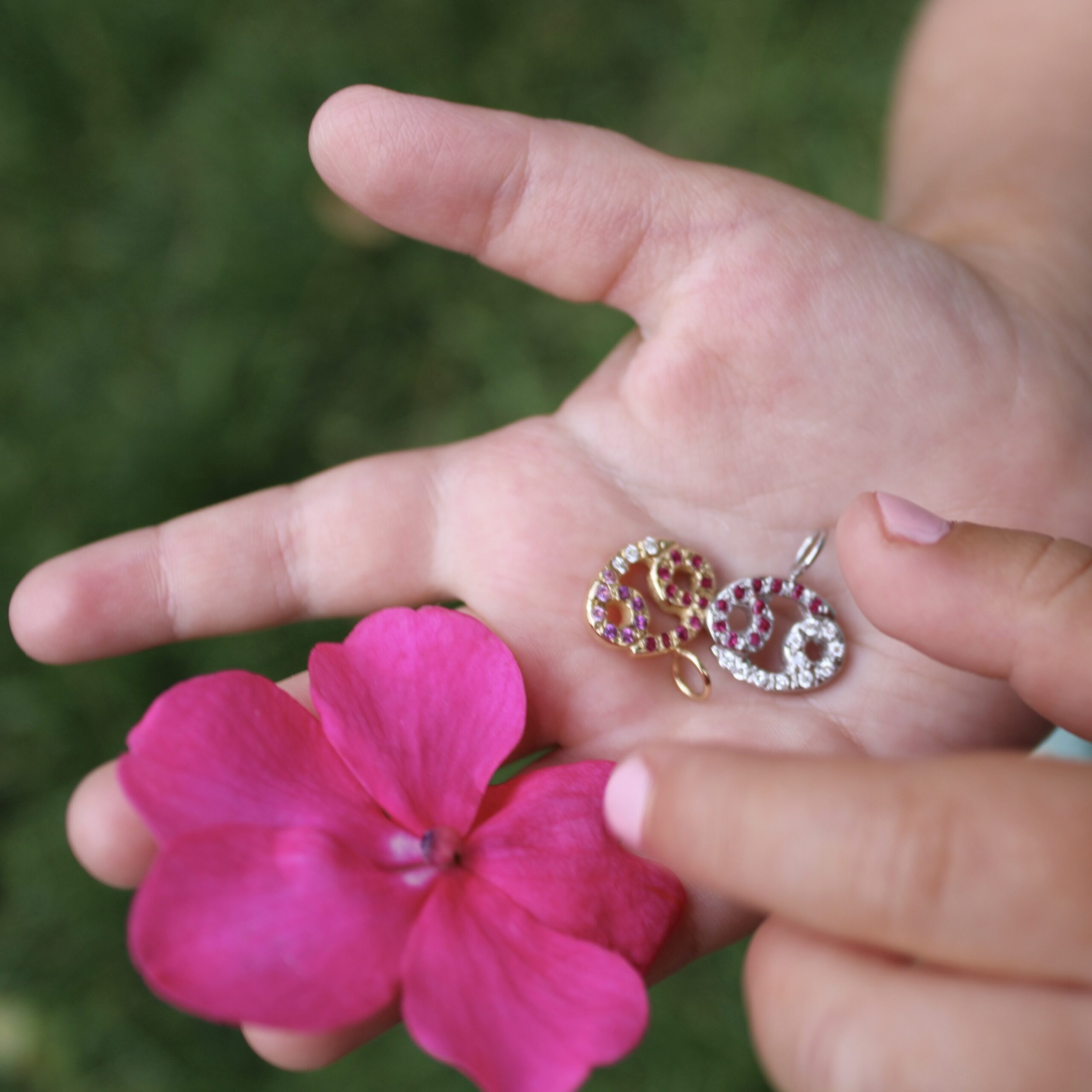 zodiac cancer sign gold charms